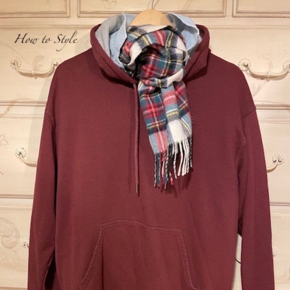 Champion Men's Lined Hoodie in Burgundy- size large